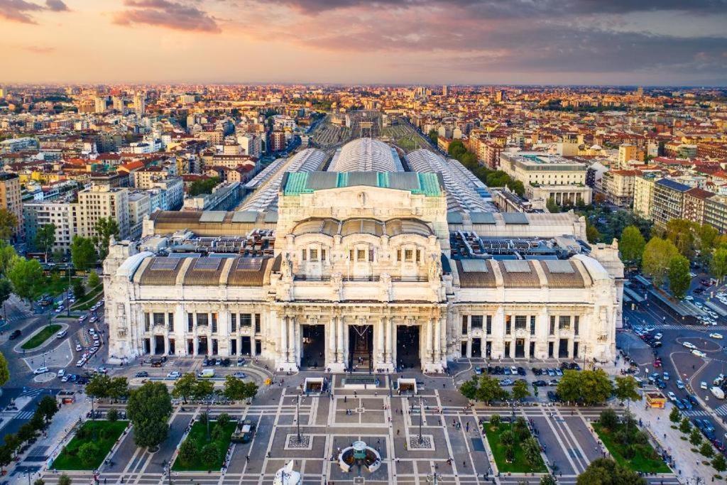 Milan Downtown Lägenhet Exteriör bild